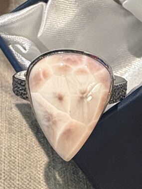Pink Natrolite Sharks Teeth Ring 925 Sterling size 8 NWTS